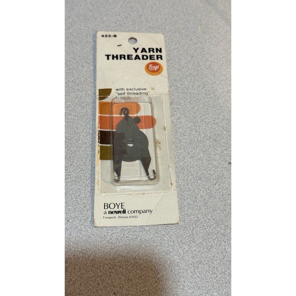 Boye A Newell Company vintage "Yarn Threader" with a "Self Threading" Feature